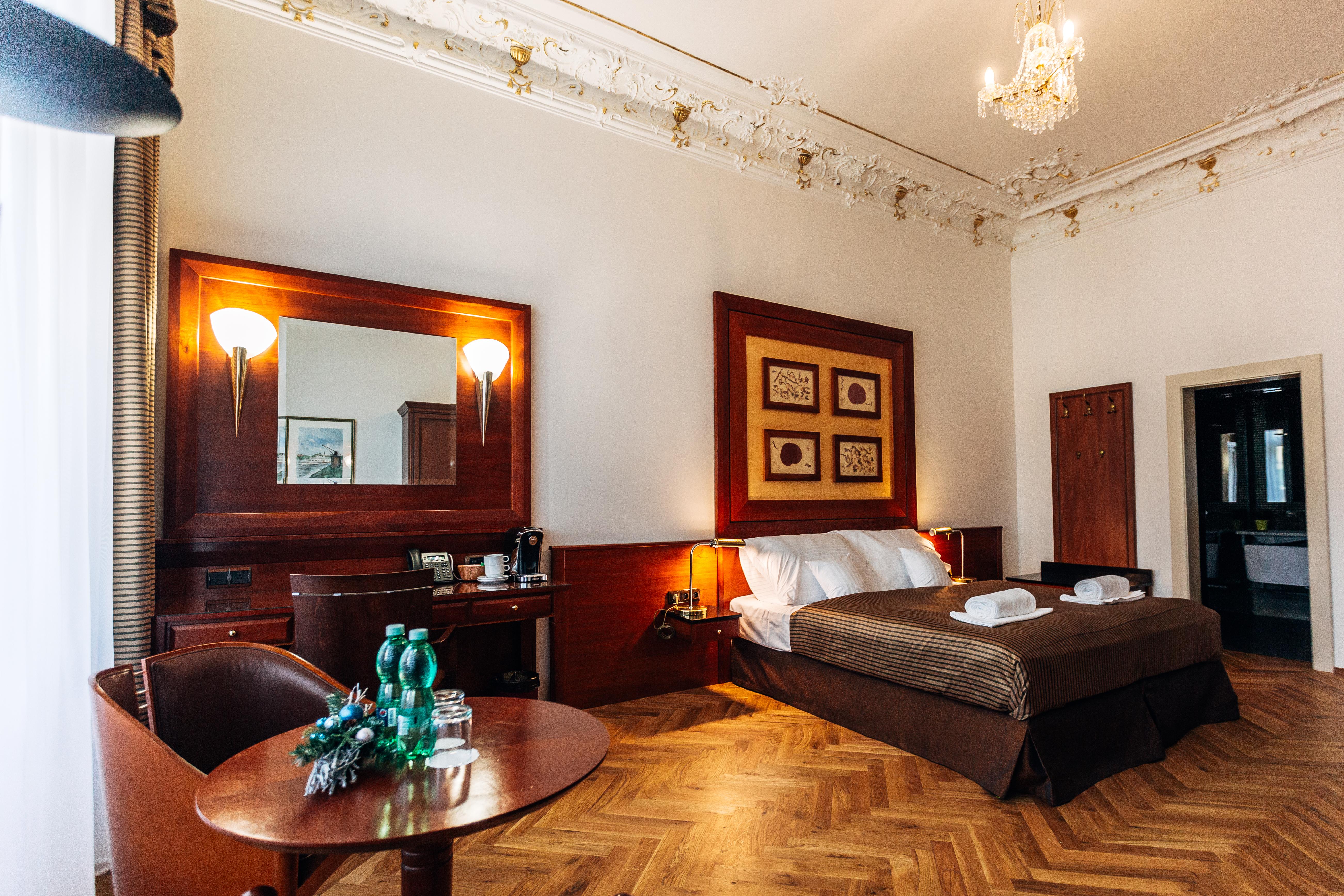 Hotel Kucera Karlovy Vary Esterno foto