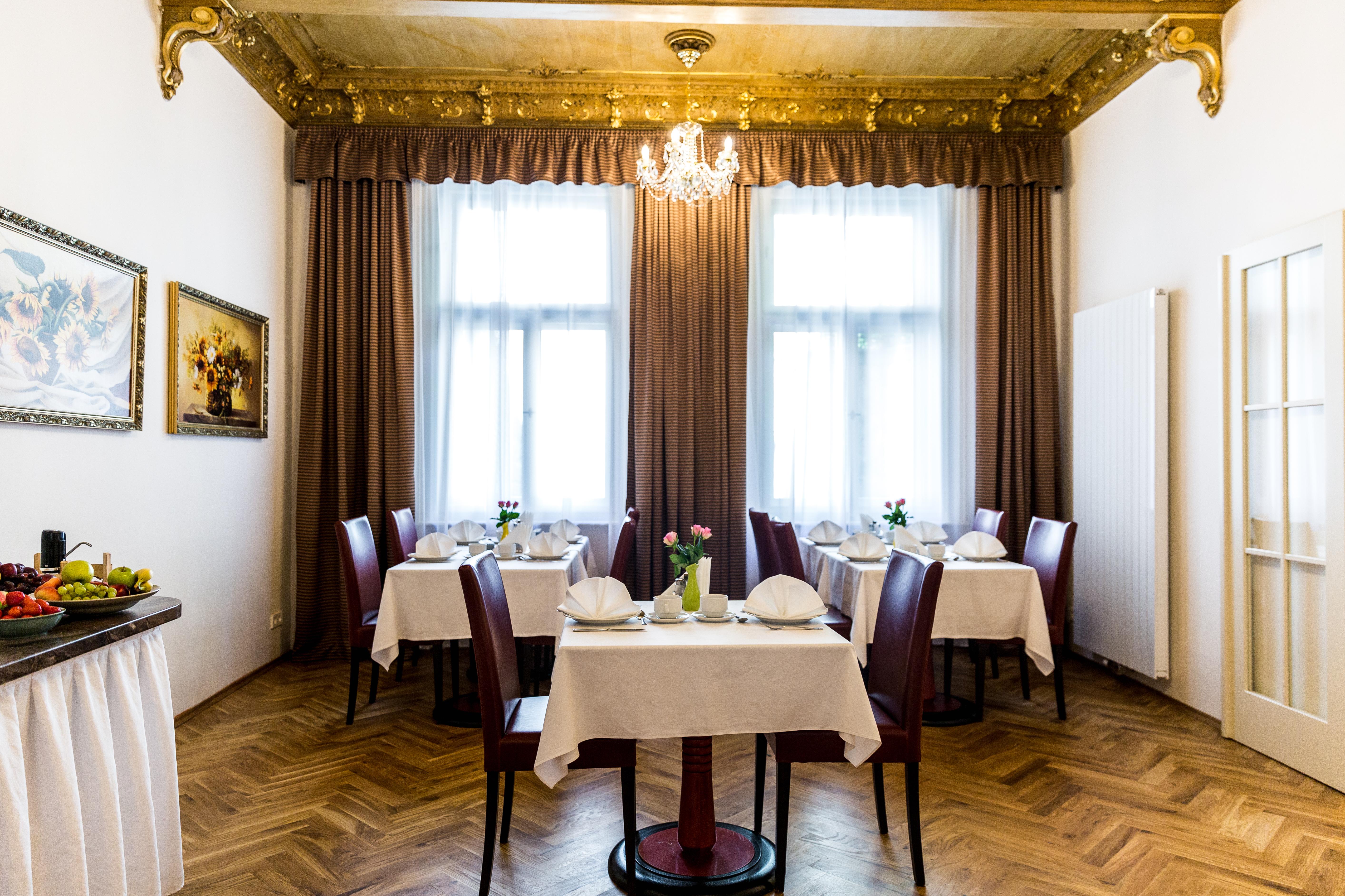 Hotel Kucera Karlovy Vary Esterno foto